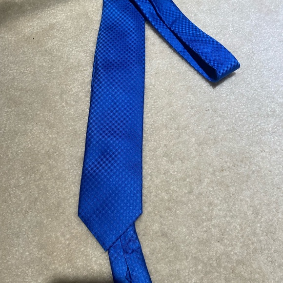 Geoffrey Beene Vibrant Blue Tie - Picture 1 of 3